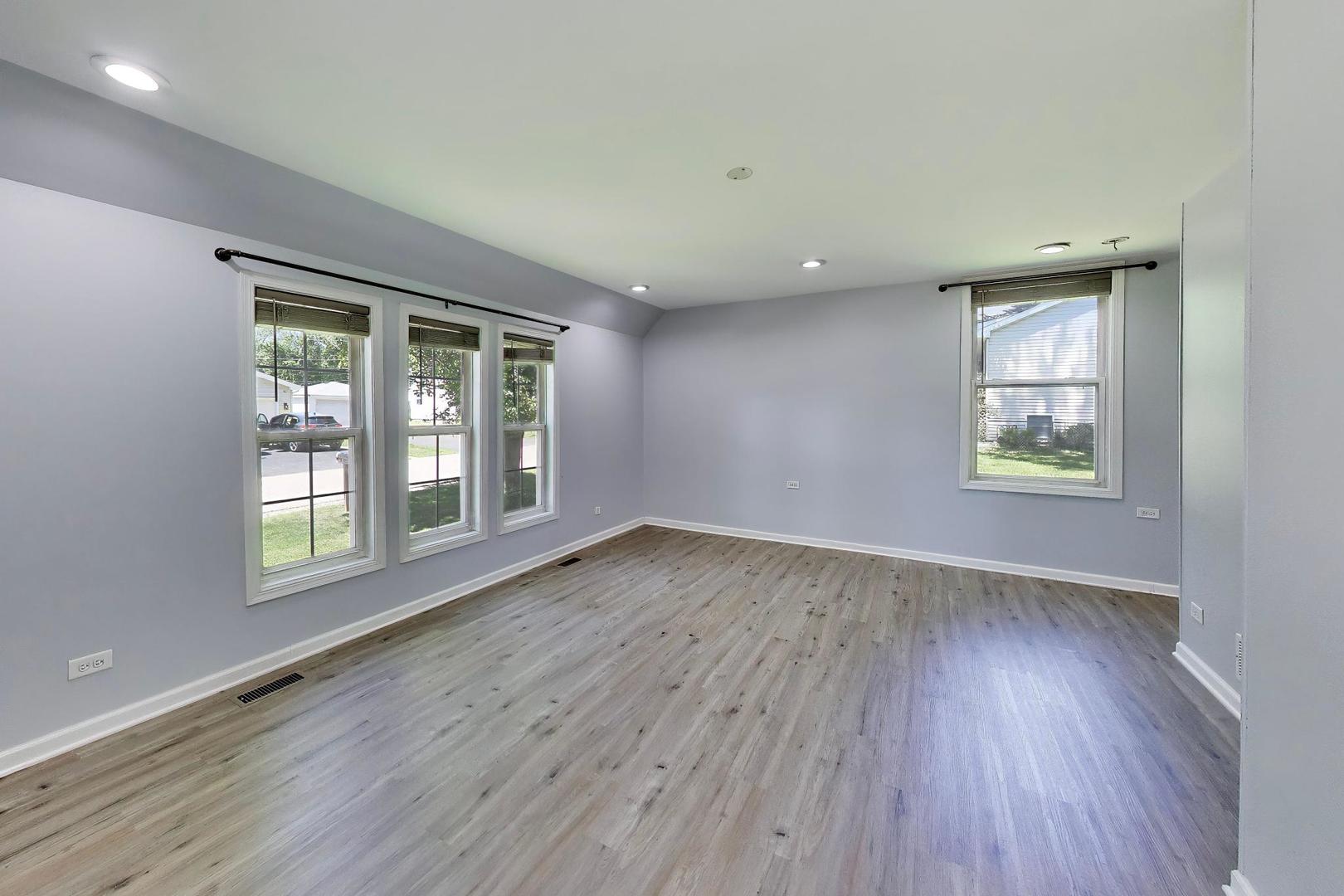 420 Lily Lane, Lakemoor, IL