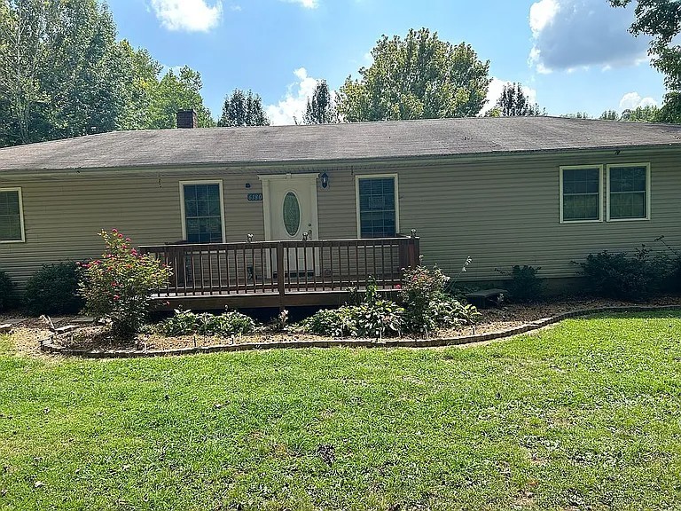 6180 Reevesville Road, Grantsburg, IL
