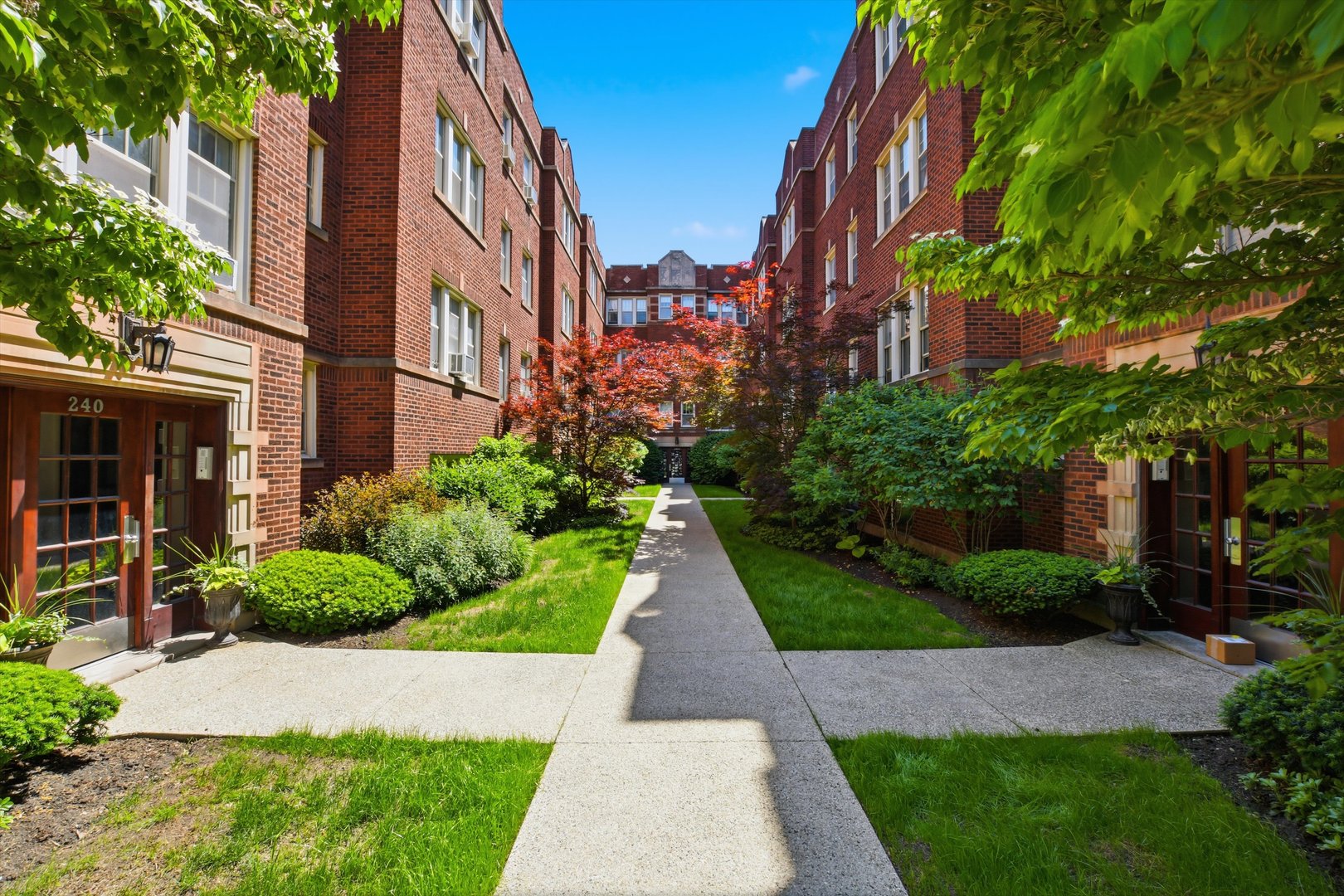 240 S MAPLE Avenue #1W, Oak Park, IL