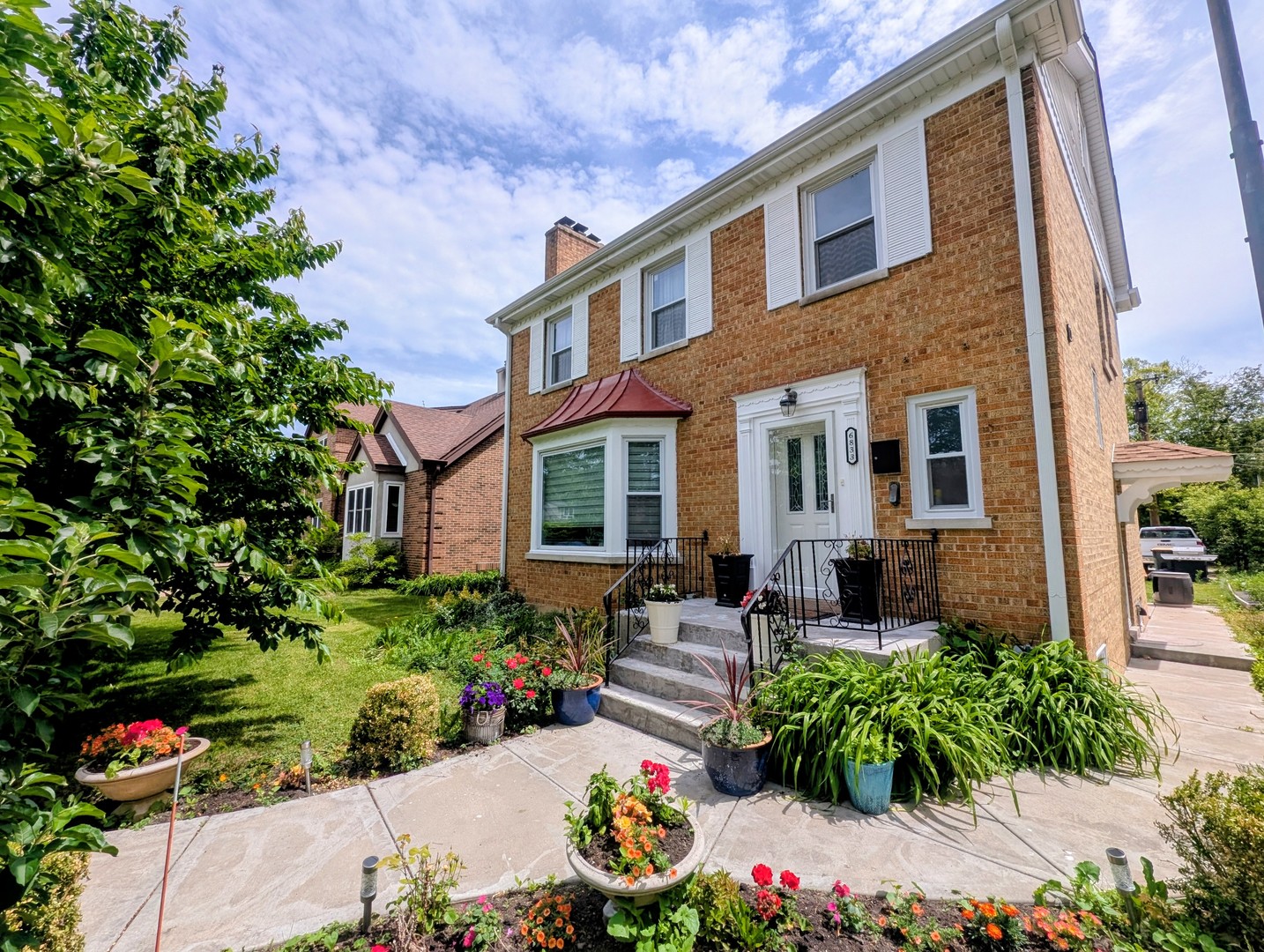 6833 N LOWELL Avenue, Lincolnwood, IL