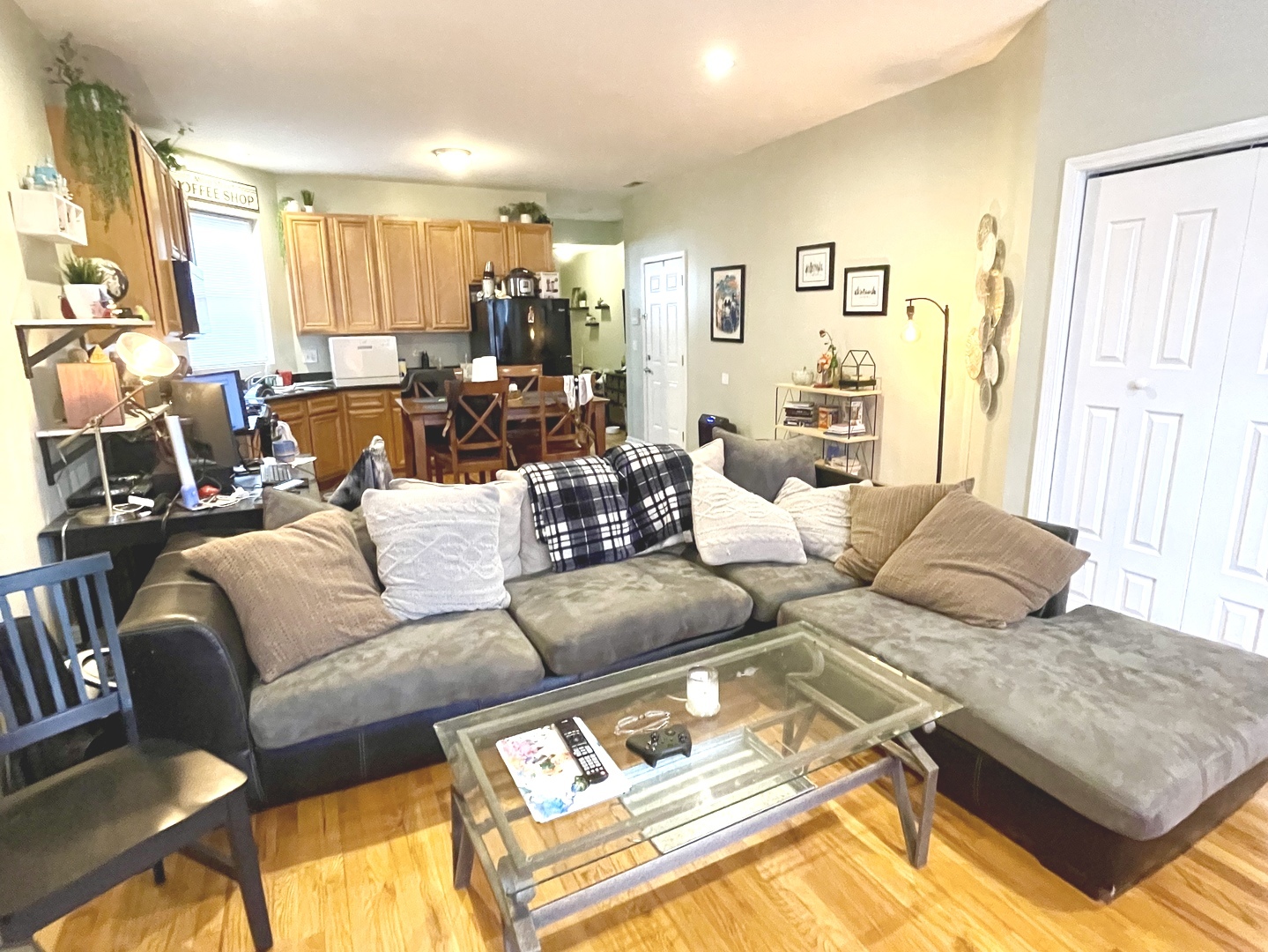 2438 N Laramie Avenue, Chicago, IL