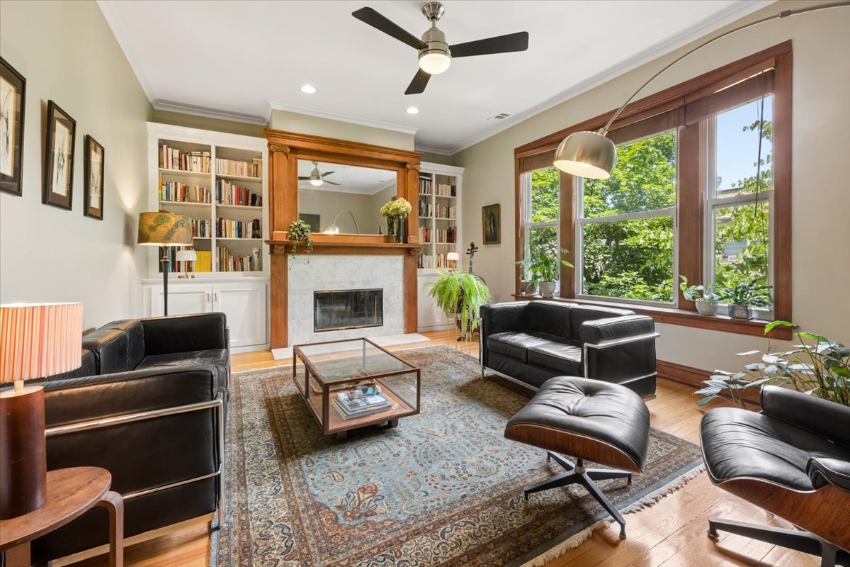 521 W Surf Street #3, Chicago, IL