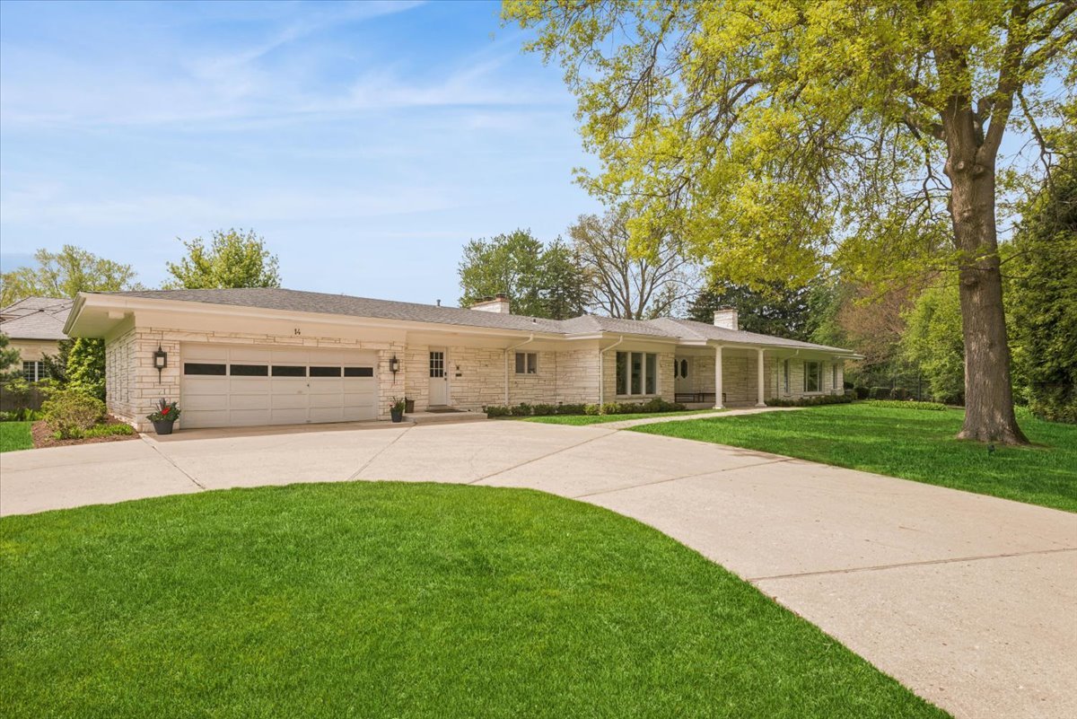 14 Winfield Circle, Northfield, IL