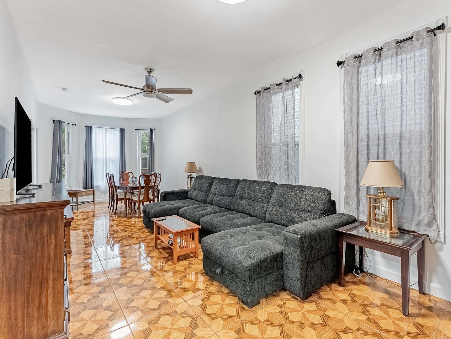 1140 N Ridgeway Avenue, Chicago, IL