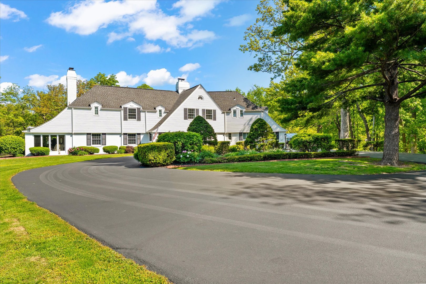 27 Hickory Lane, White Heath, IL