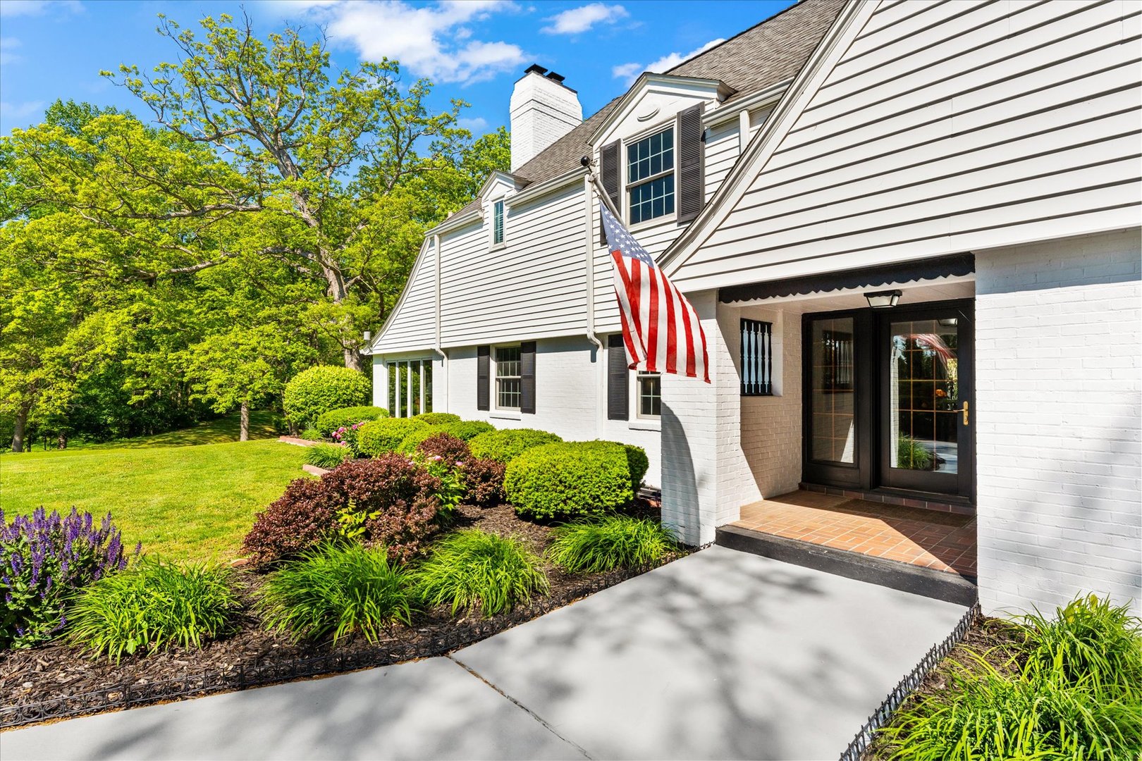 27 Hickory Lane, White Heath, IL