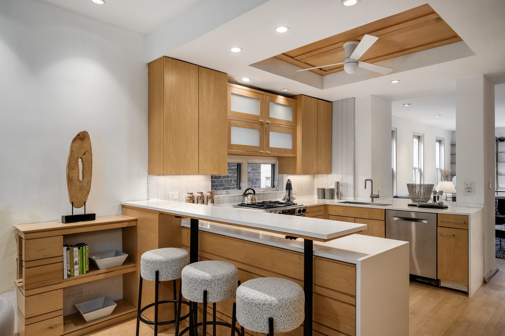 2147 N Claremont Avenue, Chicago, IL