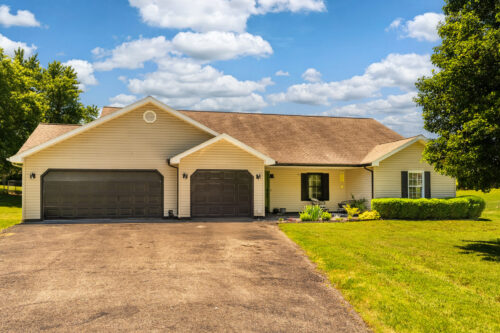 1437 Dogwood Road, Carbondale, IL