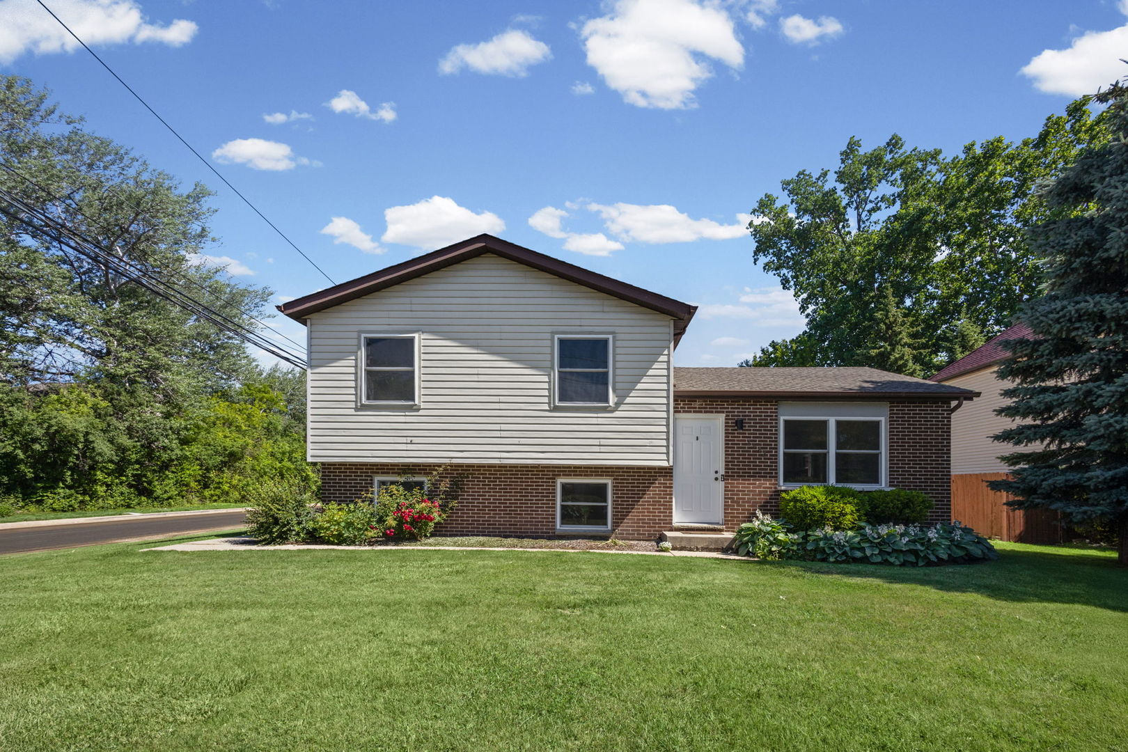 2948 Argonne Drive, North Chicago, IL