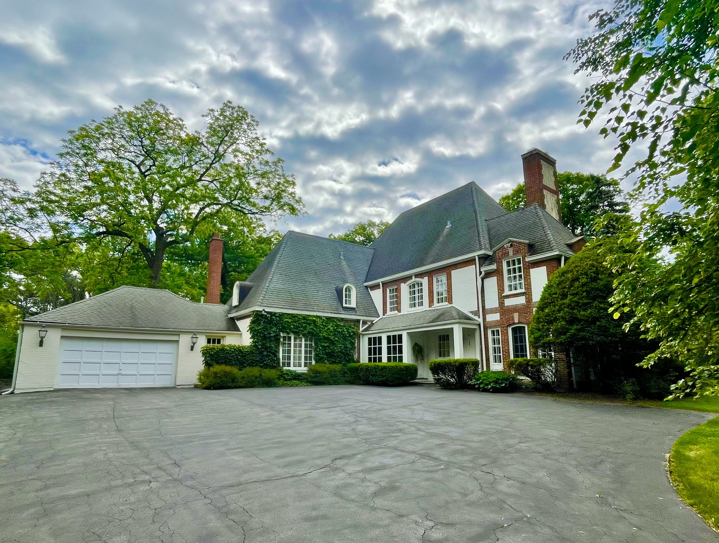 220 Shadowood Lane, Northfield, IL