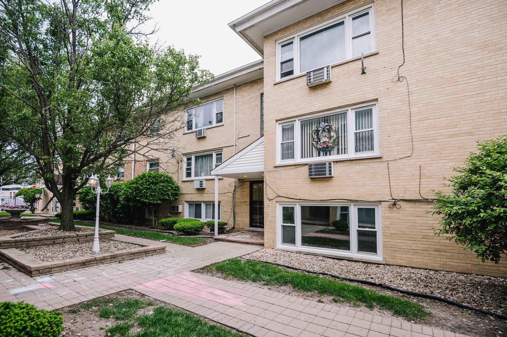 6634 W 95th Street #1D, Oak Lawn, IL