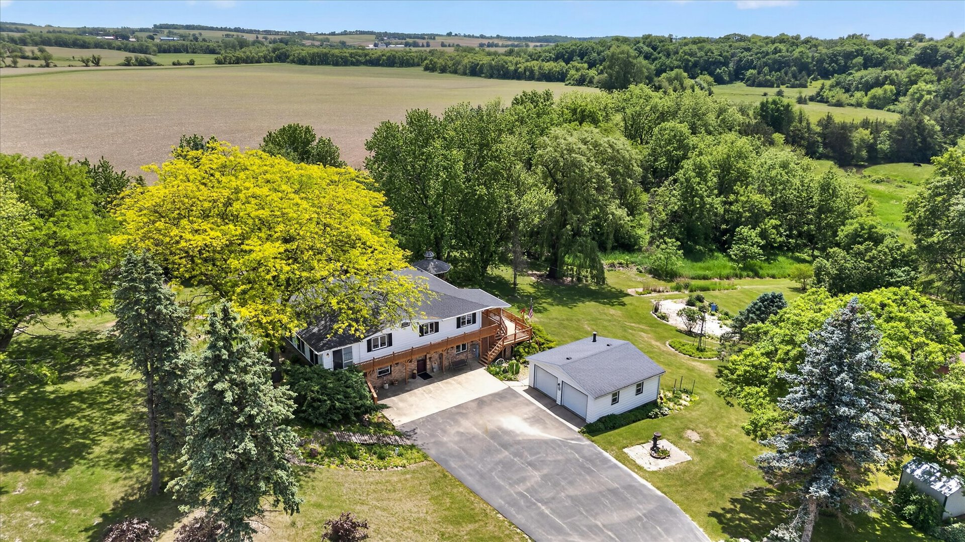 8443 E Farm School Road, Rock City, IL