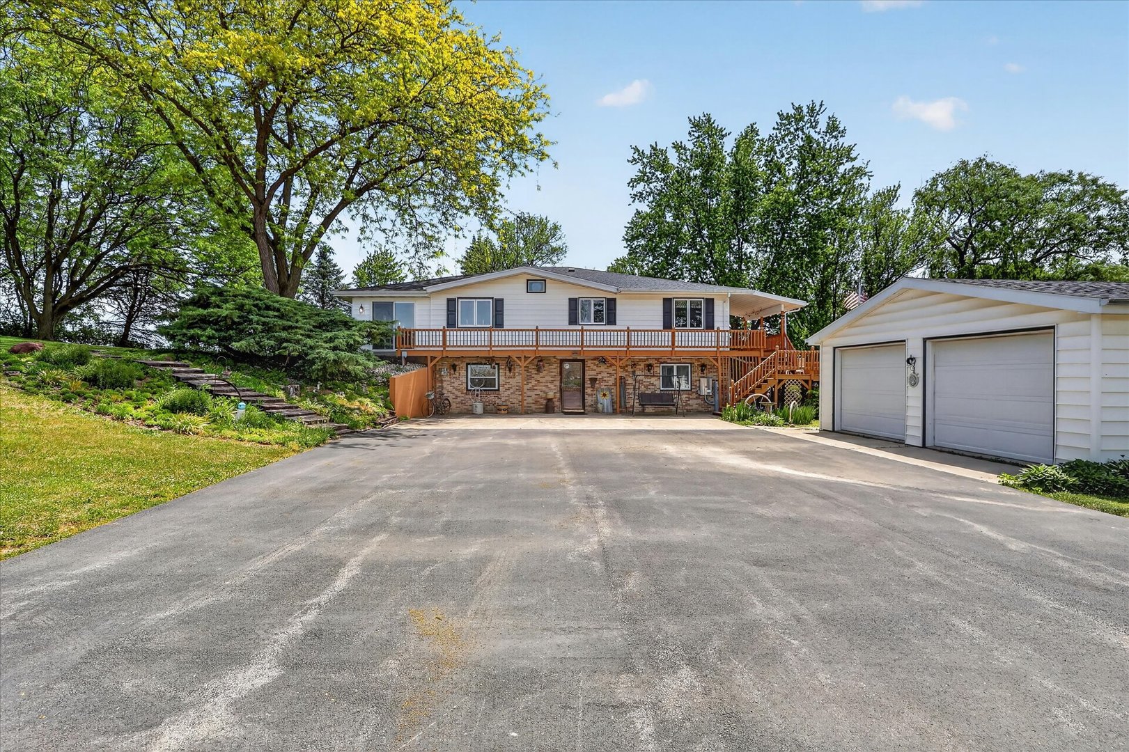 8443 E Farm School Road, Rock City, IL
