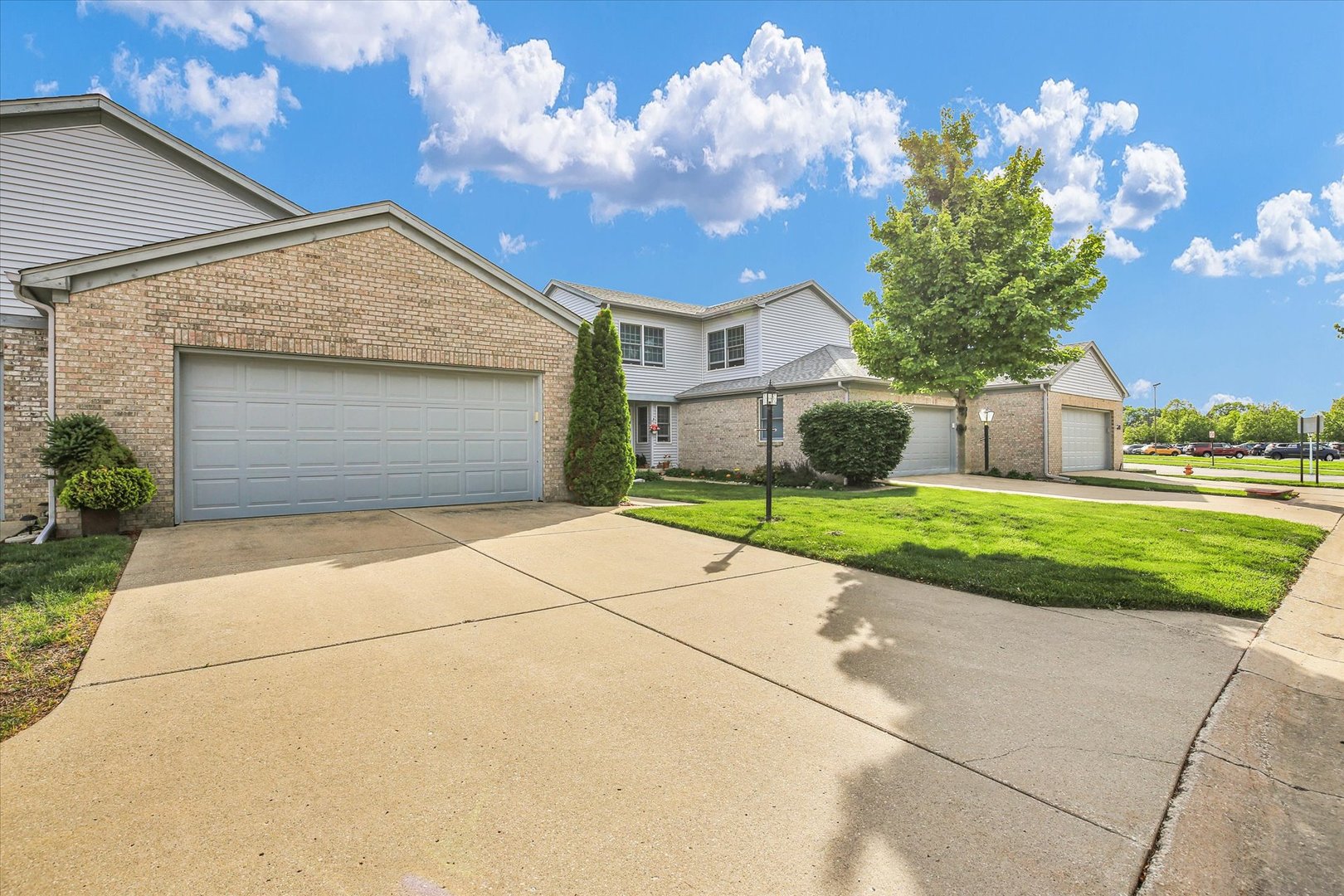 1212 Quail Run Drive, Savoy, IL