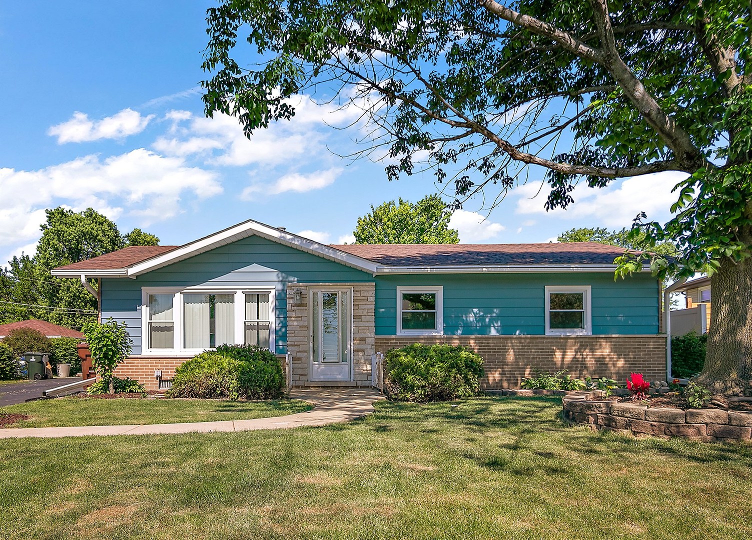 16045 Debra Drive, Oak Forest, IL