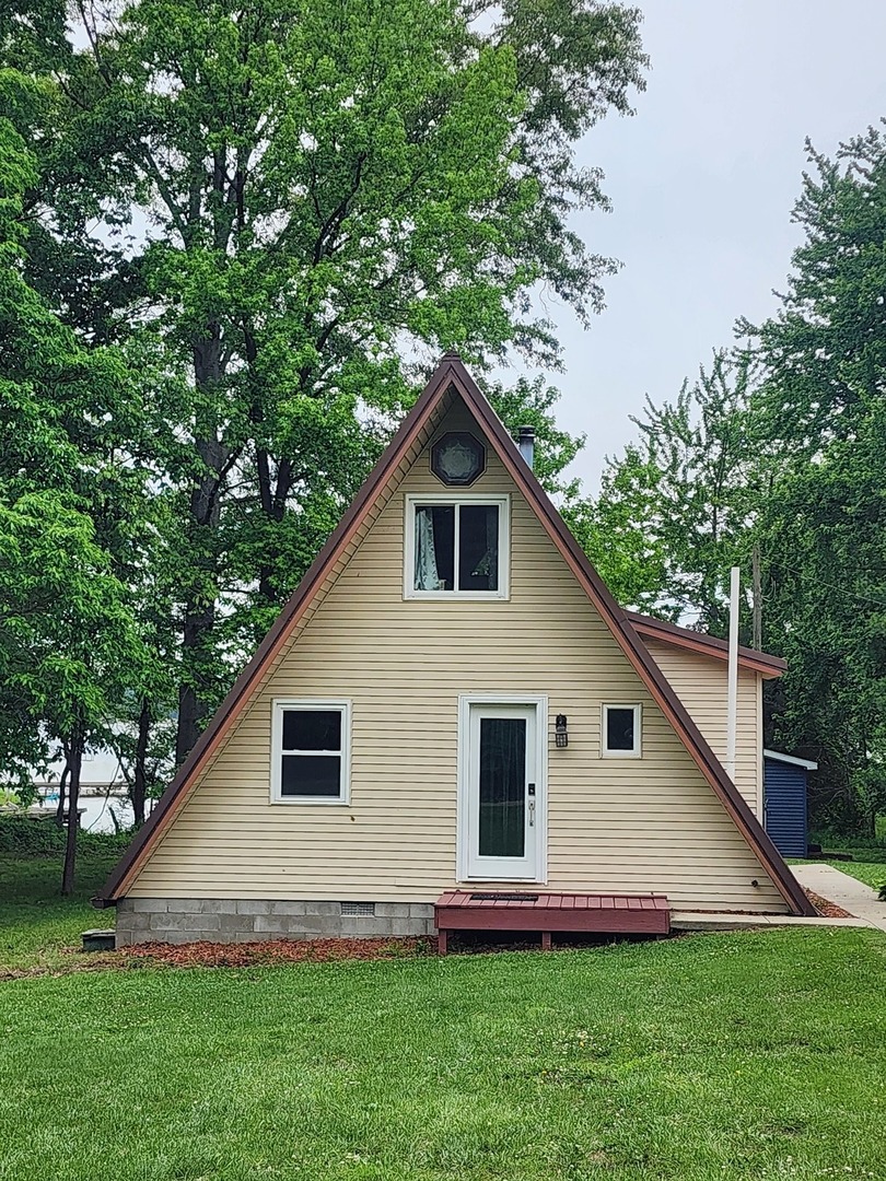 7021 N Mesa Lake Drive, Mount Carmel, IL