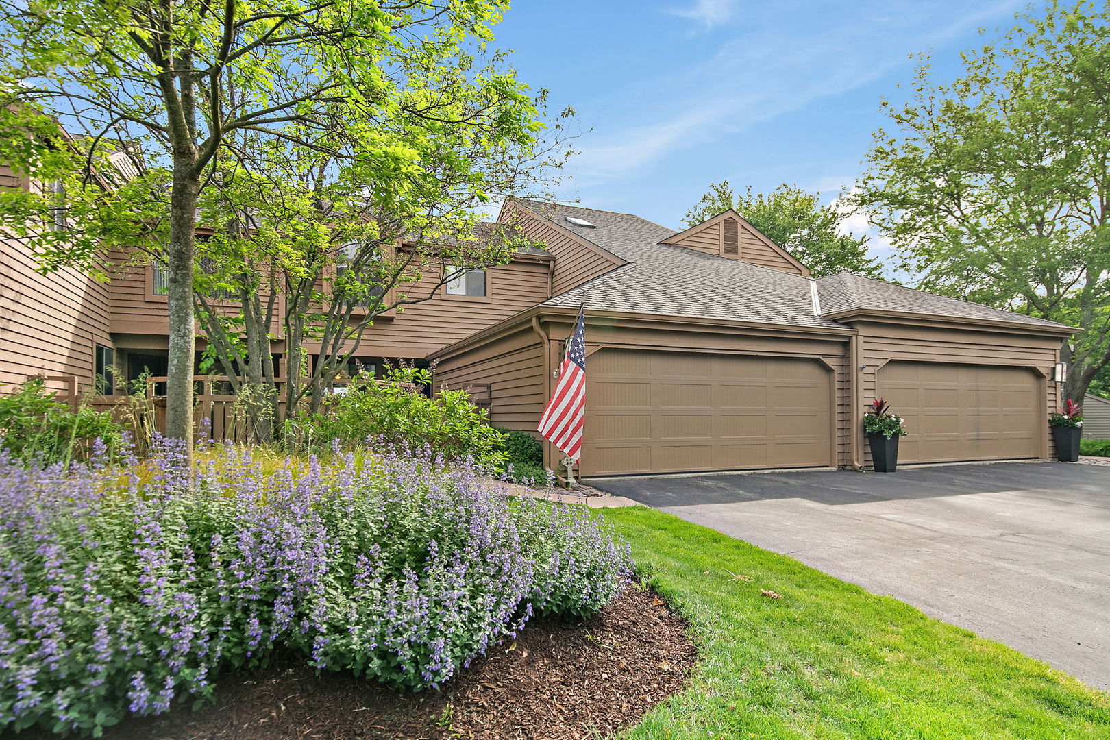 2360 Oak Hill Road, Lake Barrington, IL