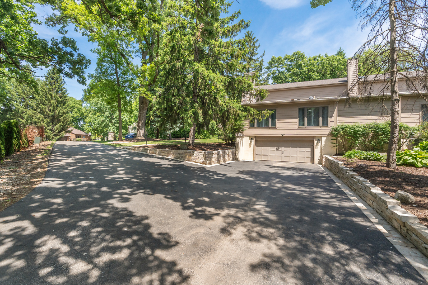 3N010 Lakeview Court, West Chicago, IL