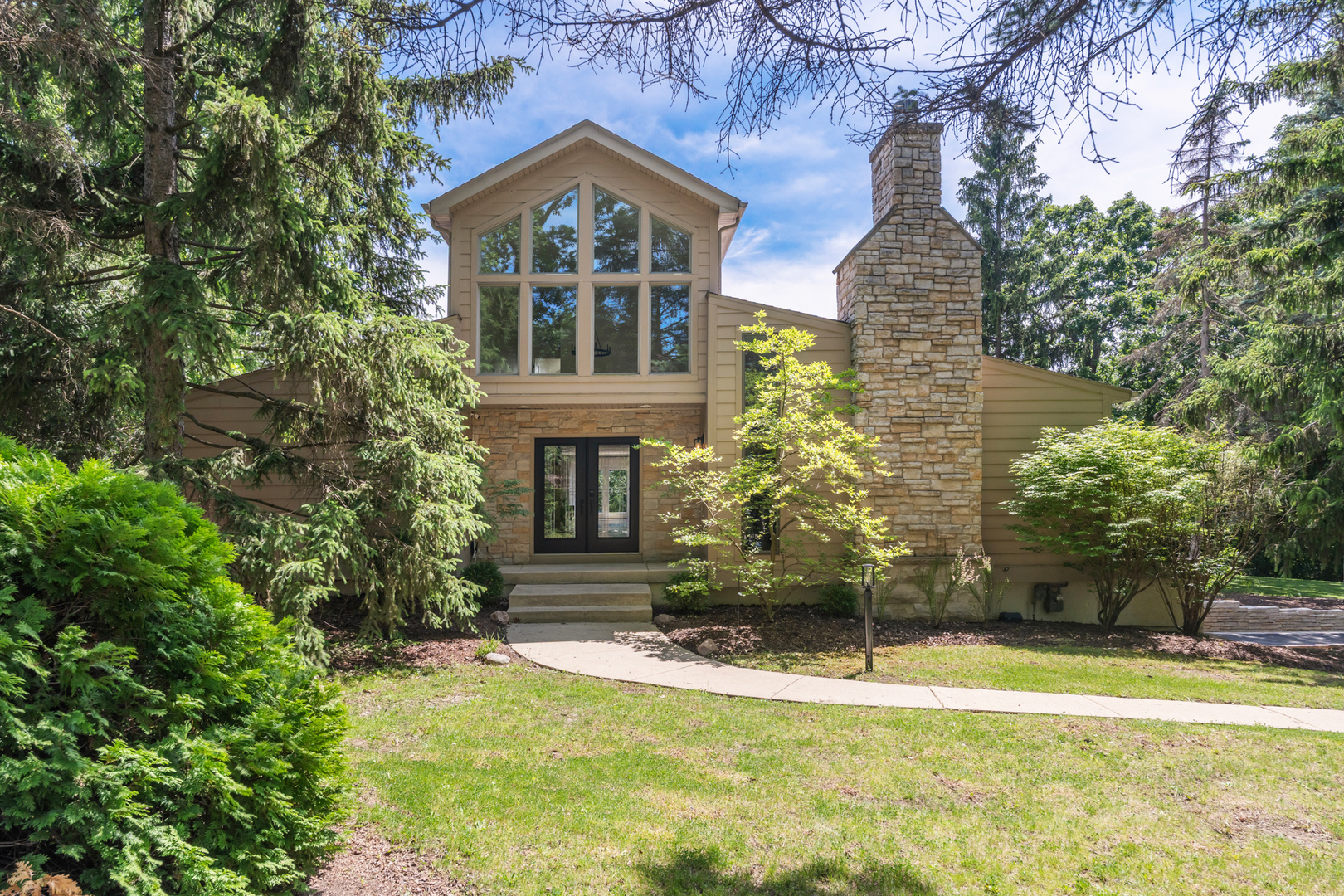 3N010 Lakeview Court, West Chicago, IL