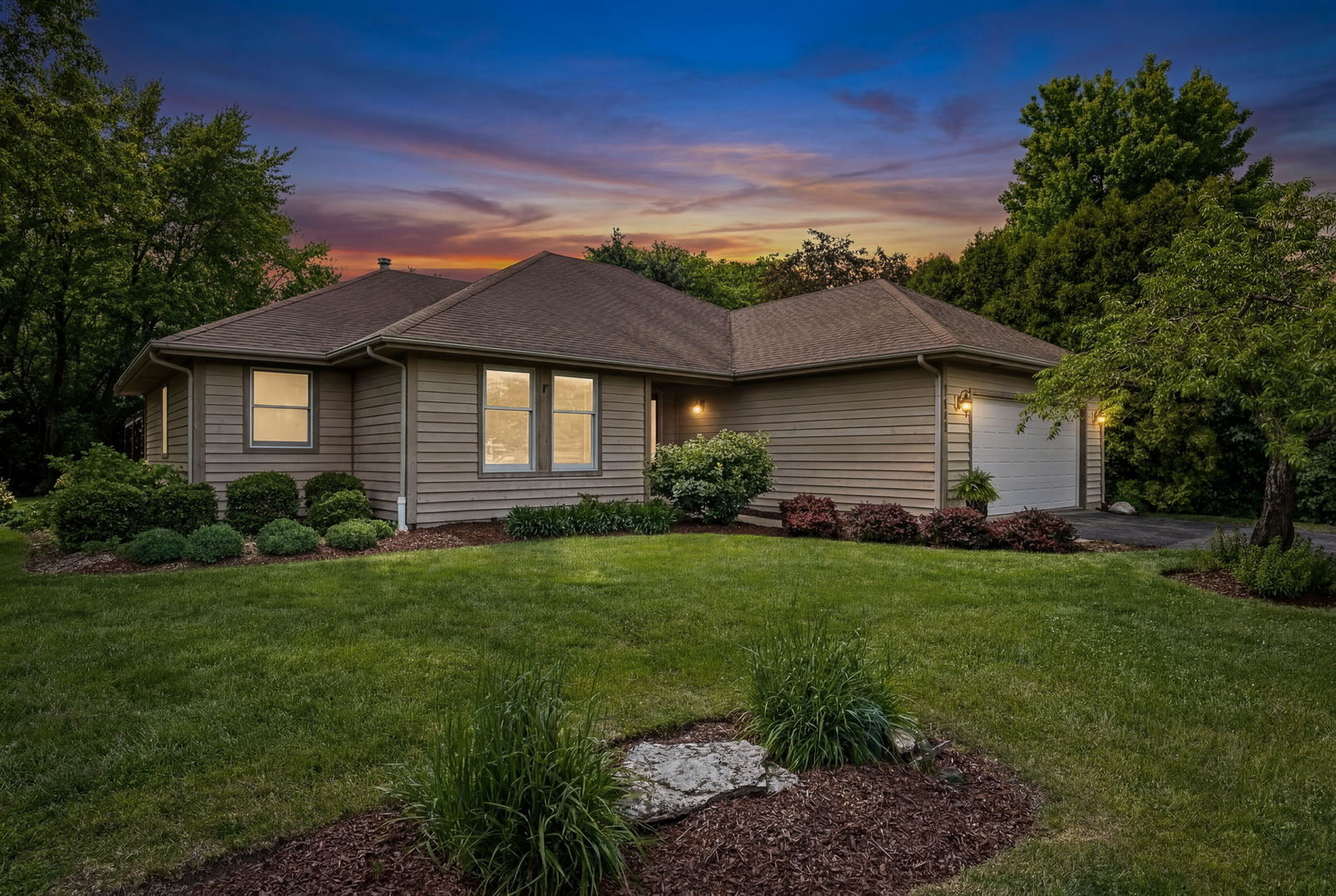 1680 Logan Street, Roselle, IL
