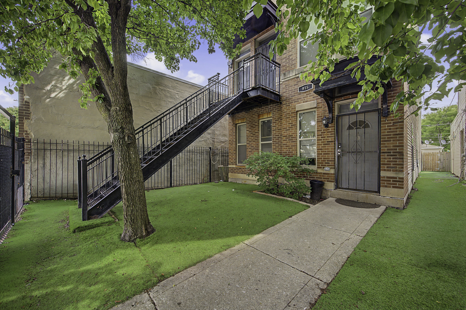 915 S Kedzie Avenue, Chicago, IL