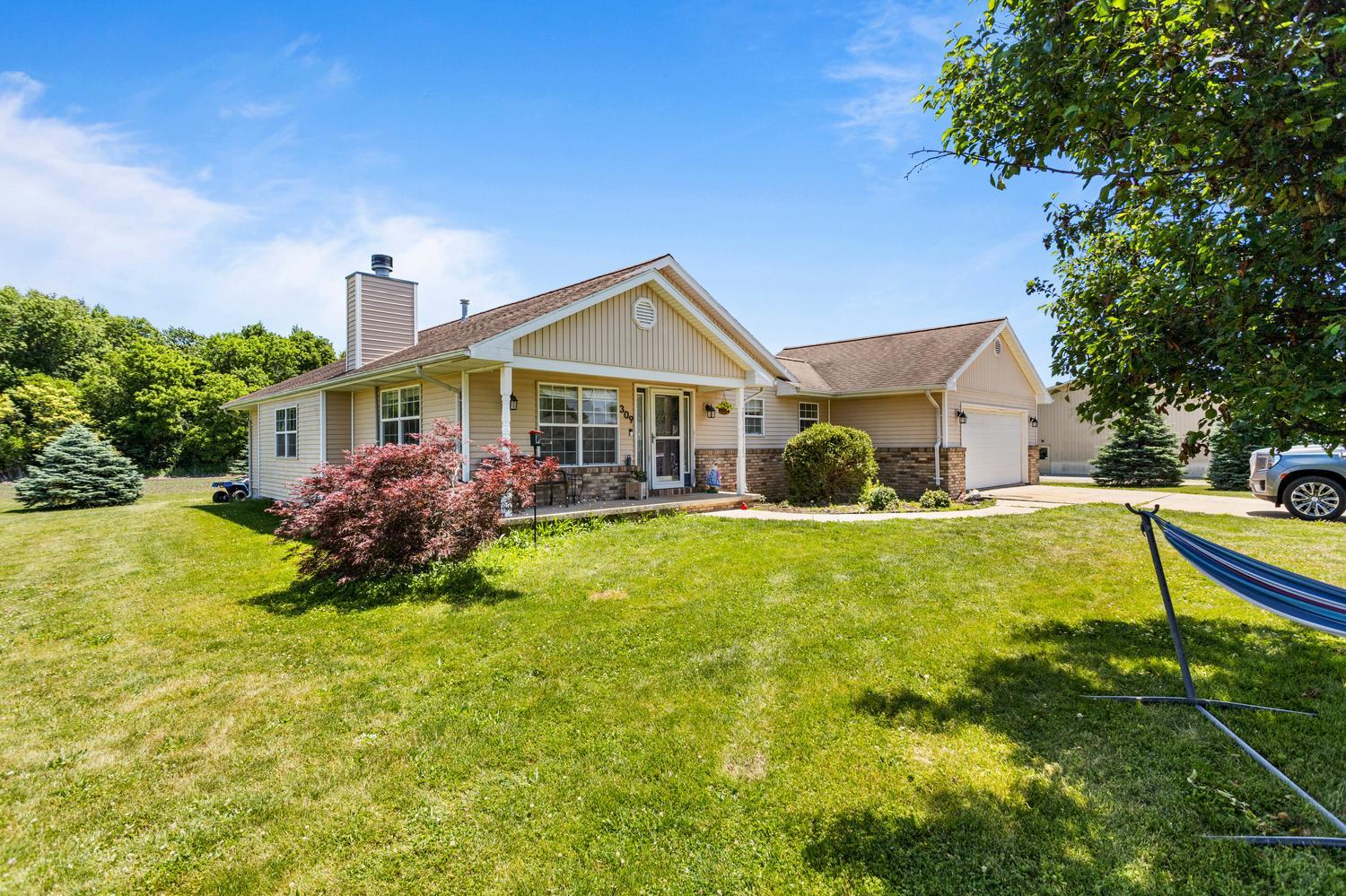 309 S High Street, Fairmount, IL