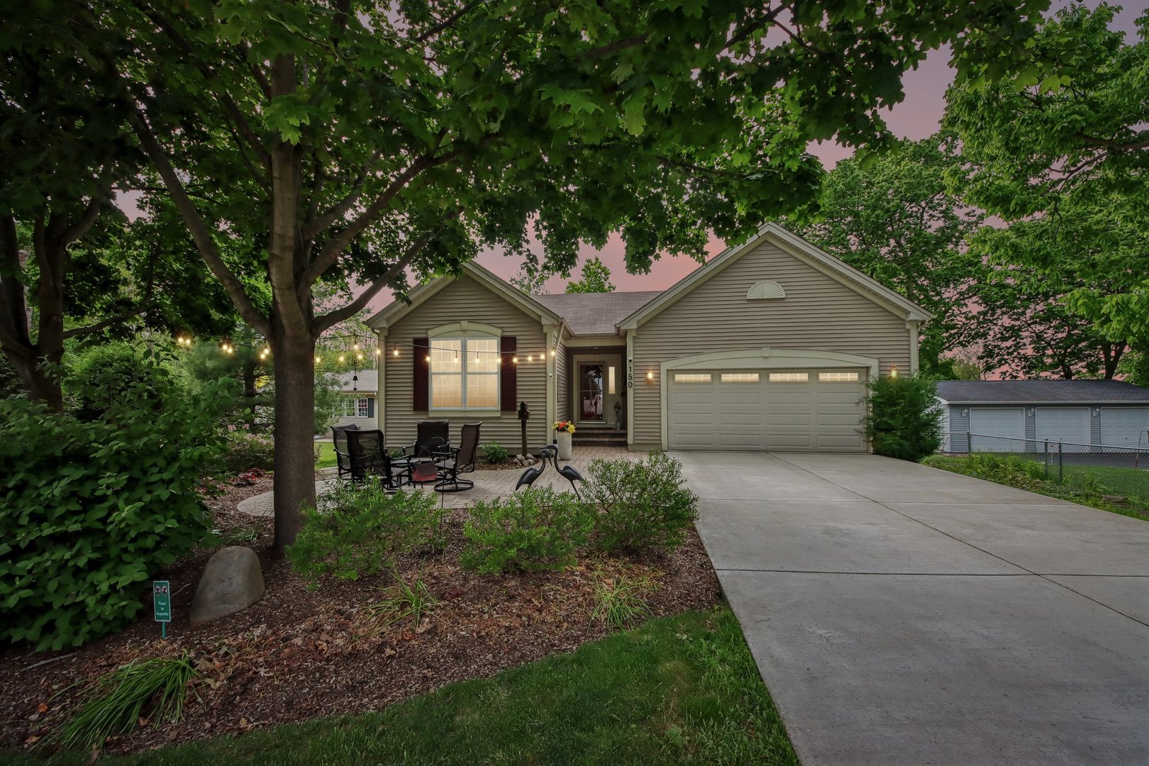 150 Forest Avenue, Fox Lake, IL