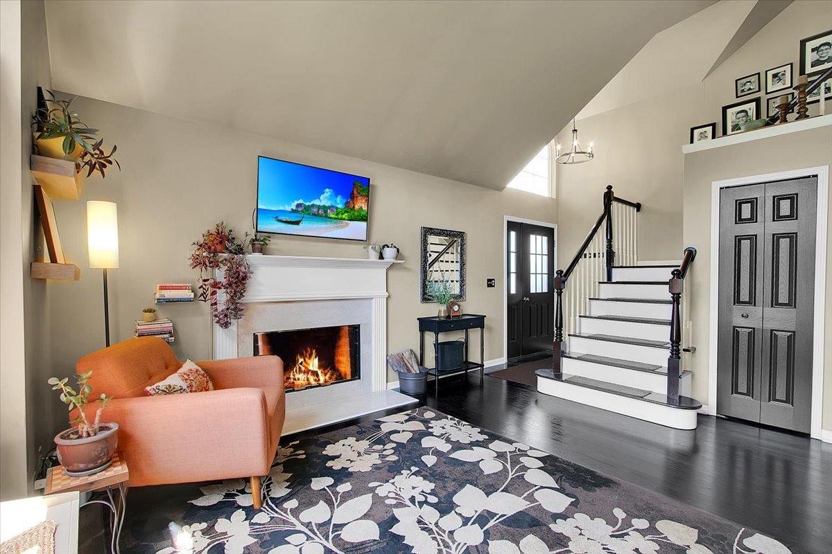 1916 Tamahawk Lane, Naperville, IL