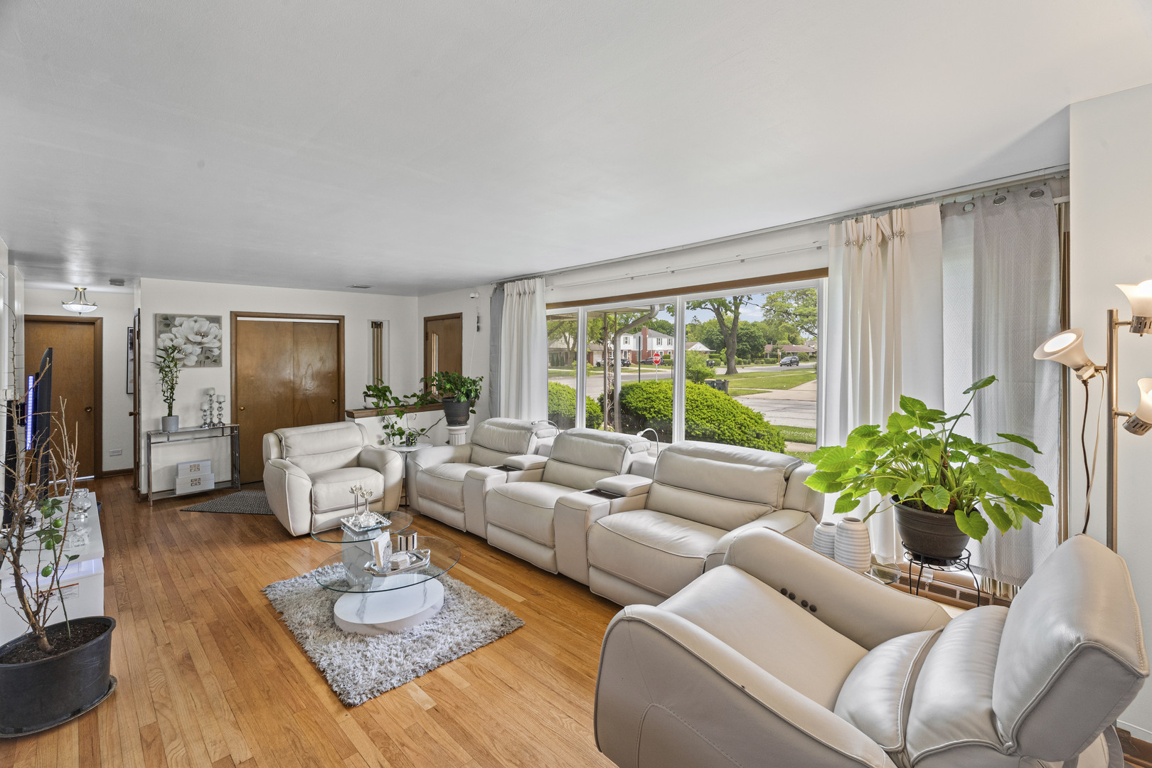 7946 Lotus Avenue, Morton Grove, IL
