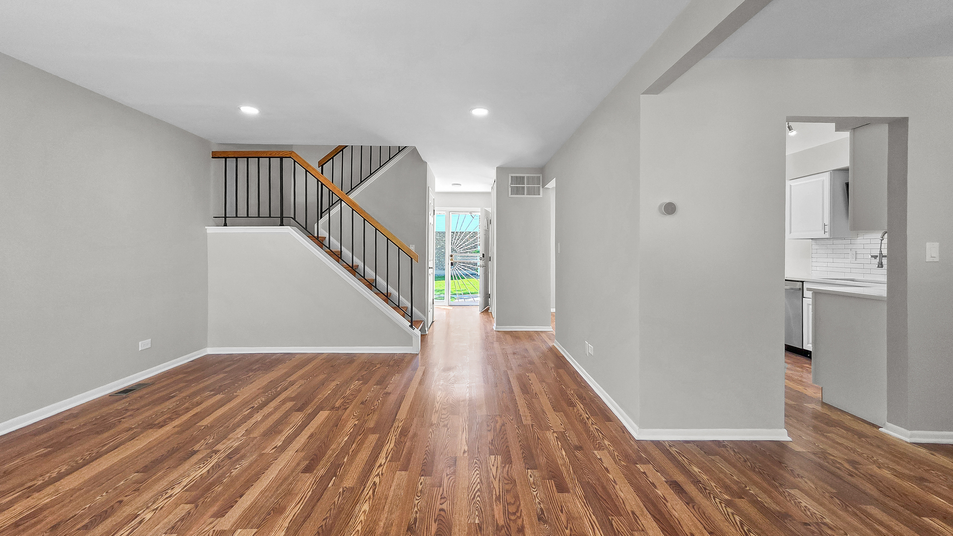 903 White Oak Lane, University Park, IL