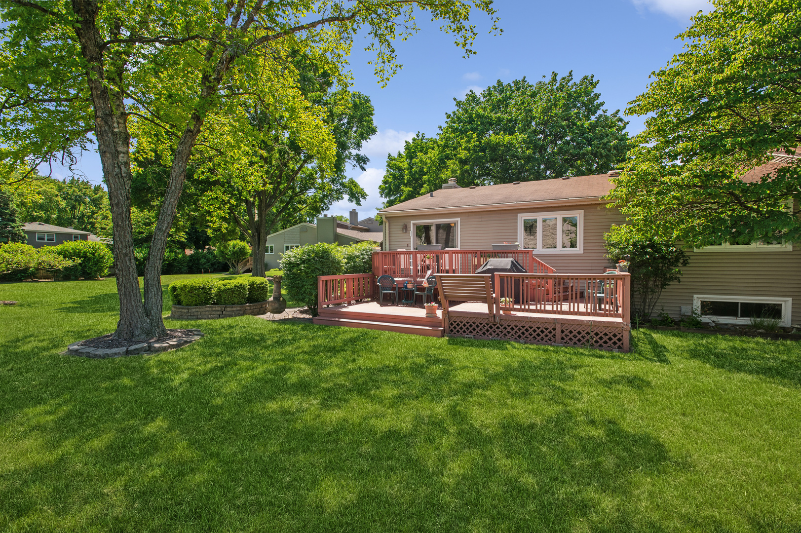 12 Pebblewood Trail, Naperville, IL