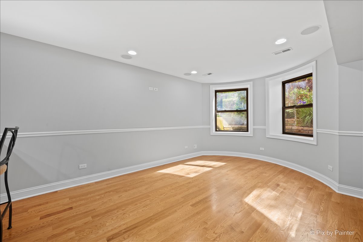 5217 N Winthrop Avenue #G, Chicago, IL