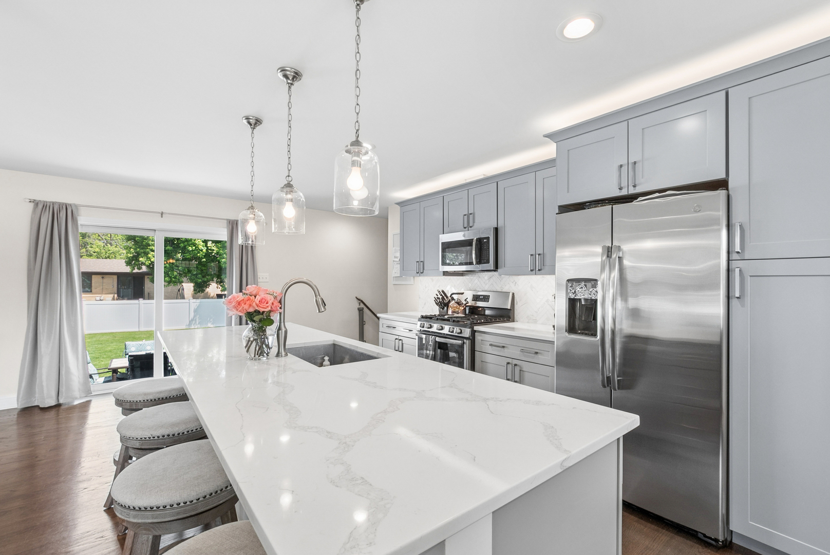 15321 Oak Road, Oak Forest, IL
