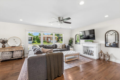15321 Oak Road, Oak Forest, IL