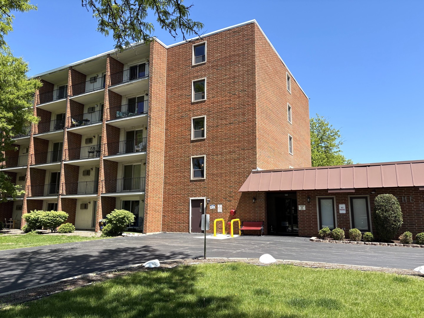 255 S West Avenue #403, Elmhurst, IL