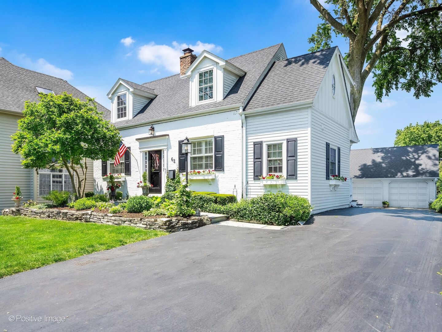 62 Waverly Avenue, Clarendon Hills, IL