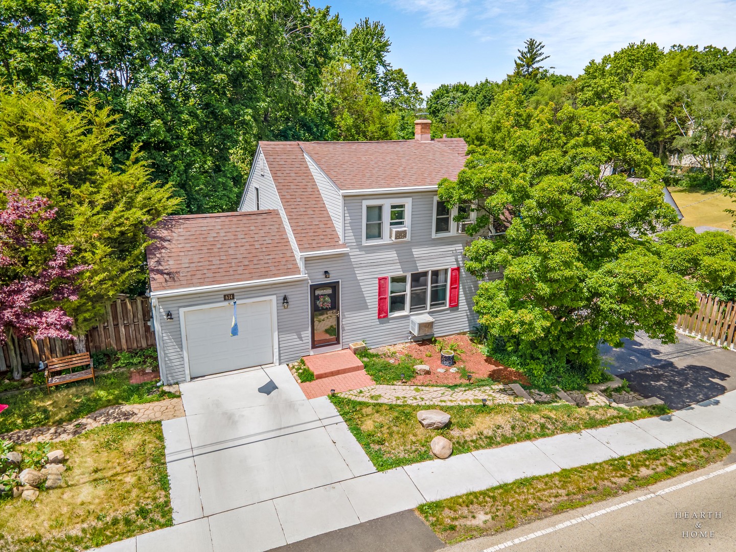 614 Algonquin Road, Fox River Grove, IL