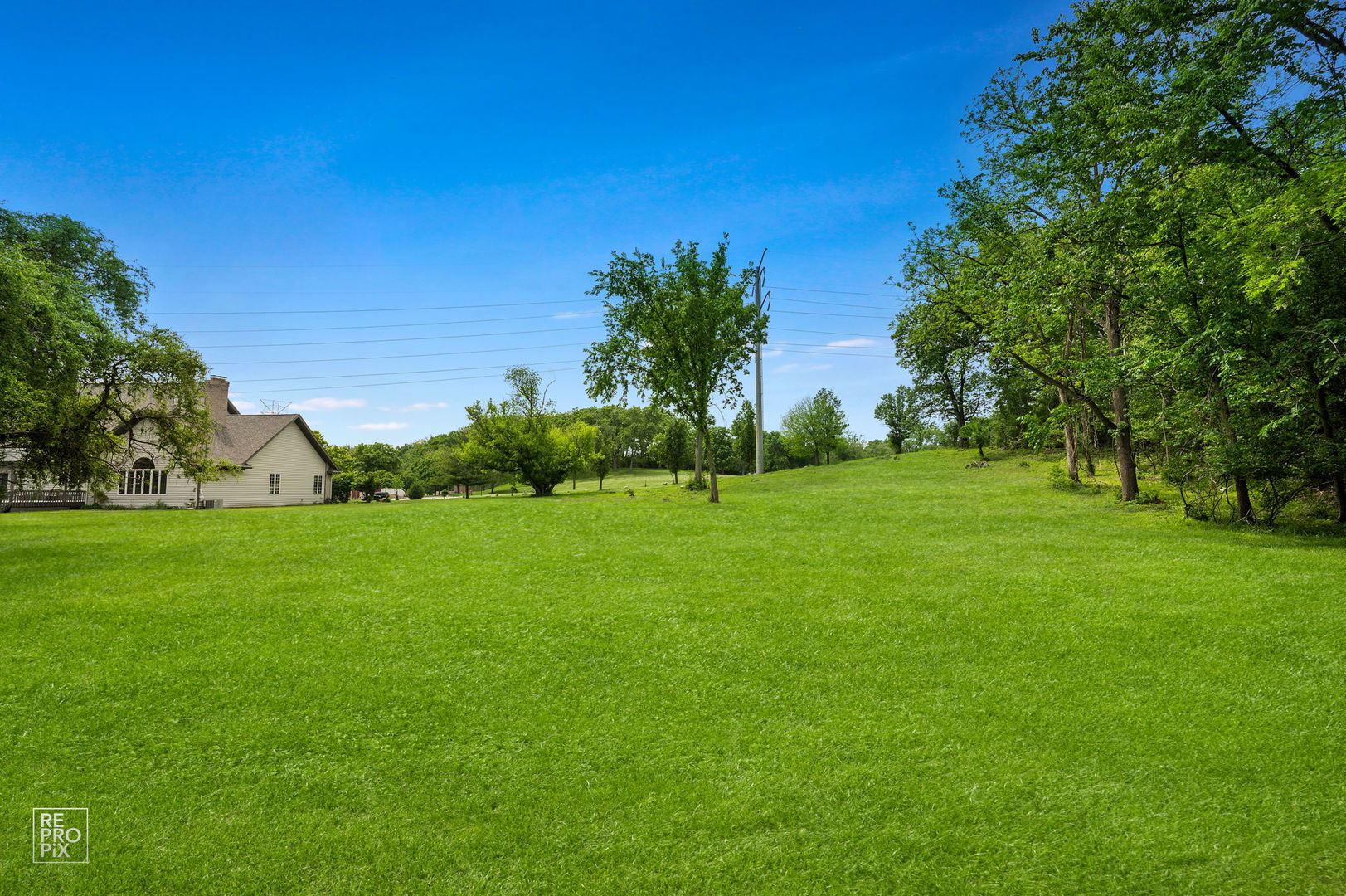 10s641 S Garfield Avenue, Burr Ridge, IL