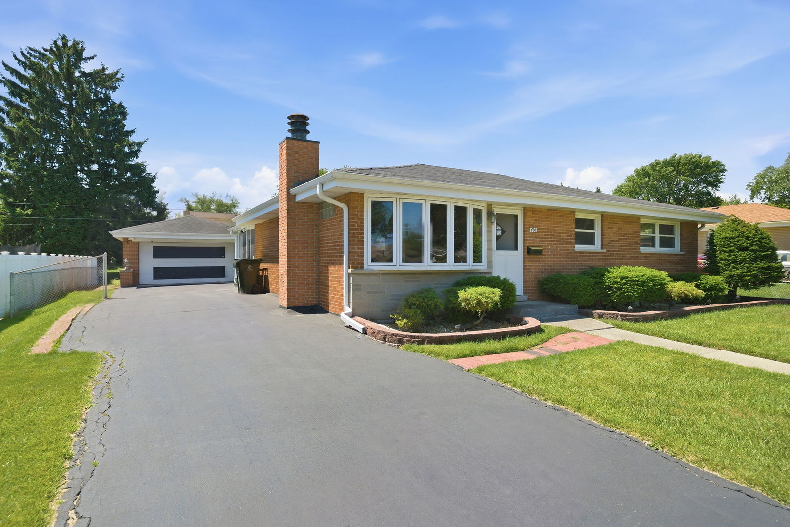 498 Gilbert Drive, Wood Dale, IL
