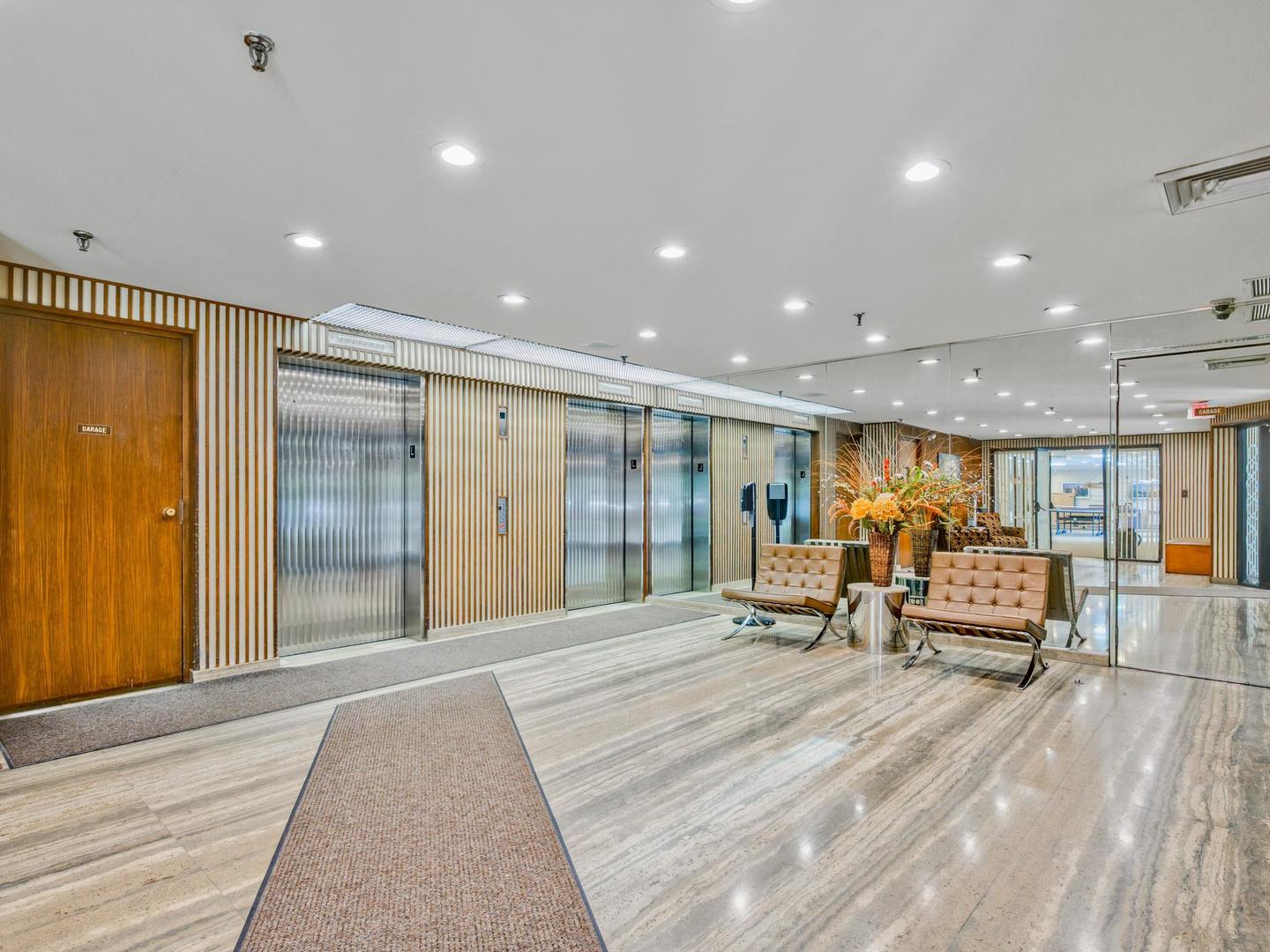 7201 N Lincoln Avenue #205, Lincolnwood, IL