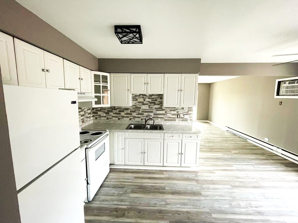 2602 E State Street #3A, Burnham, IL