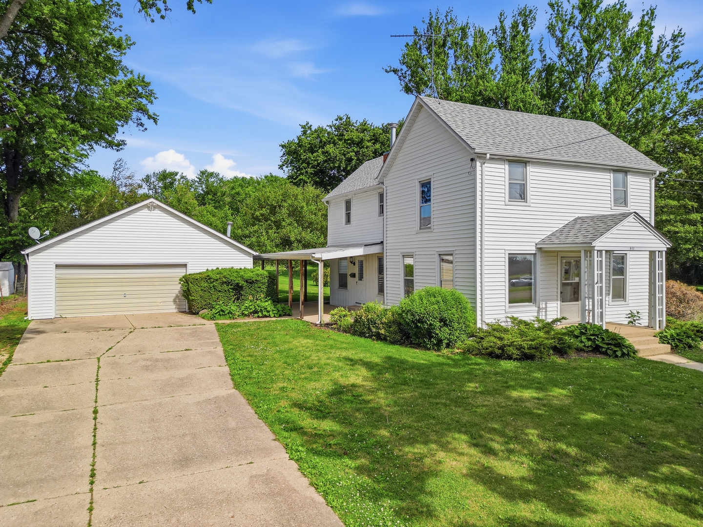 411 S McKendrie Street, Mount Morris, IL