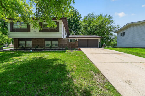 702 W Fitzhenry Court, Glenwood, IL