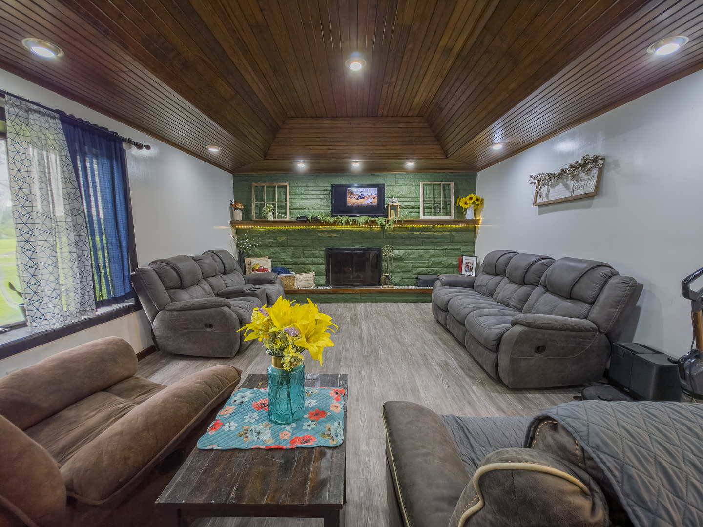 4657 Bridgeport Road, Bridgeport, IL