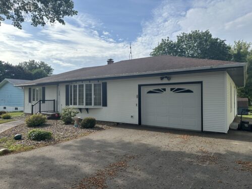 1723 E LAWN, Savanna, IL