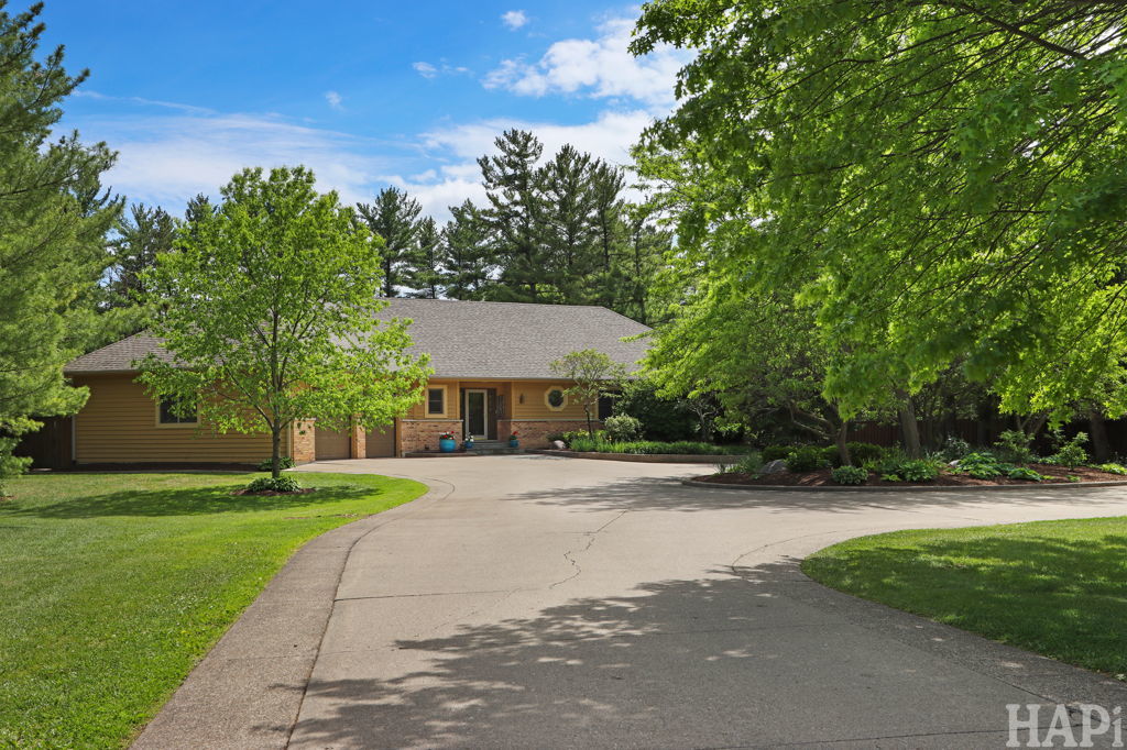 23925 W Grass Lake Road, Antioch, IL