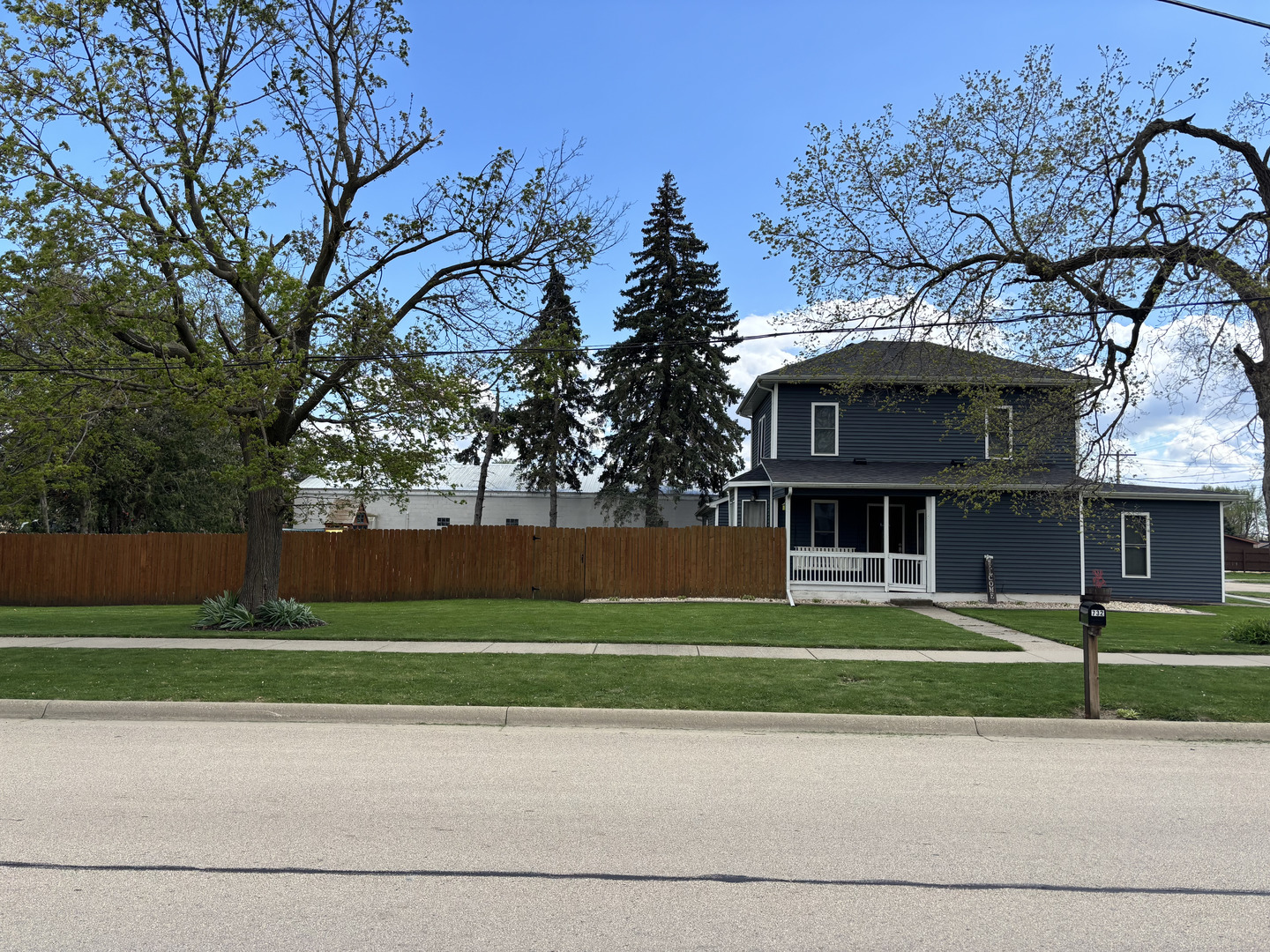 732 W 2ND Street, Byron, IL