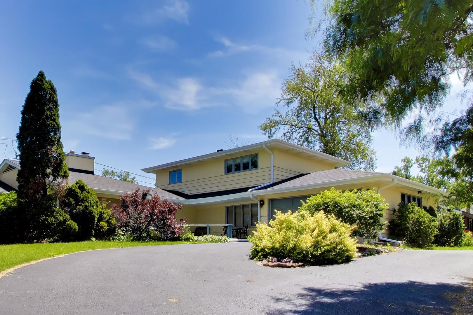 245 Ann Street, Clarendon Hills, IL
