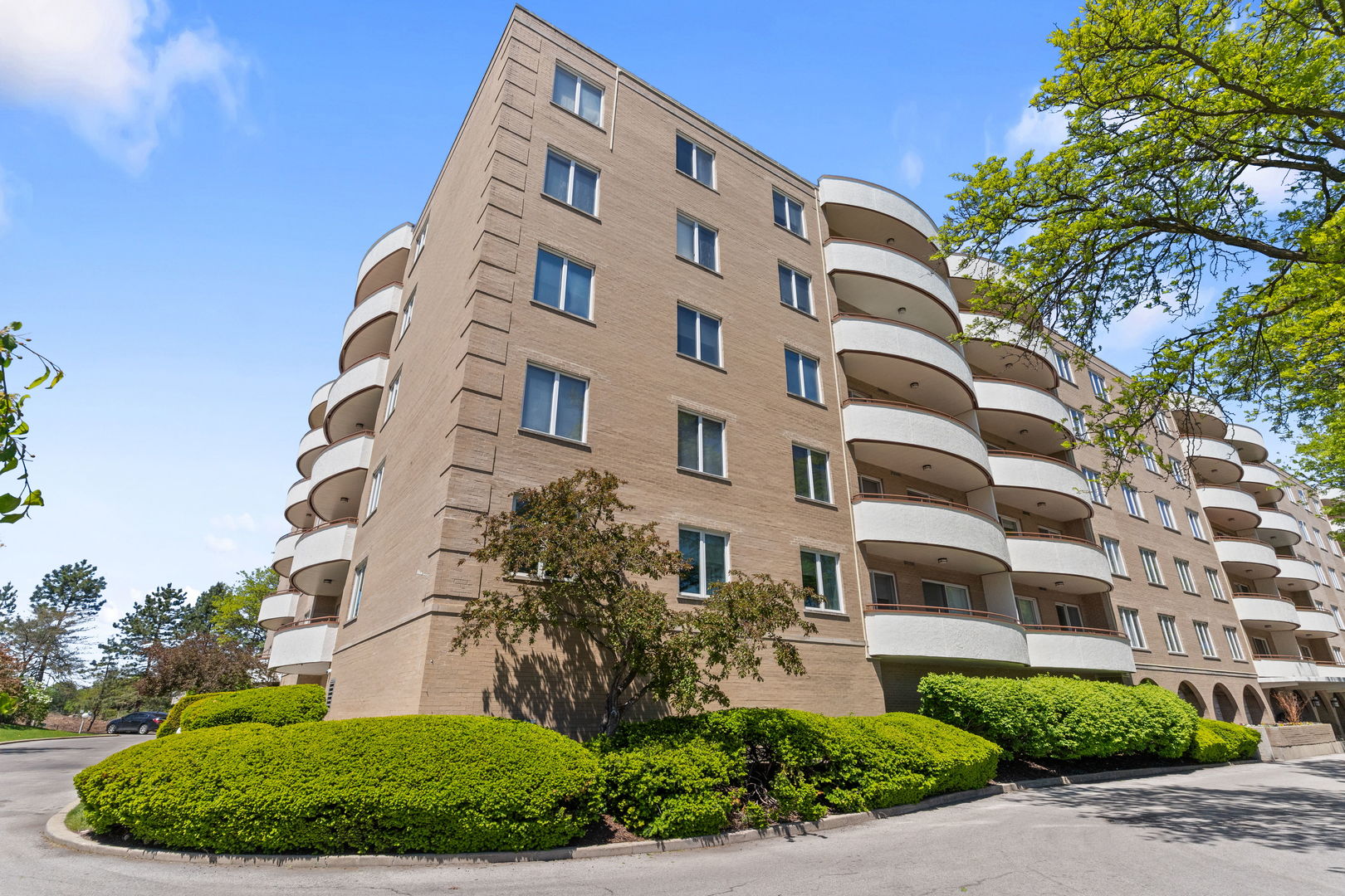 6400 N Cicero Avenue #212, Lincolnwood, IL