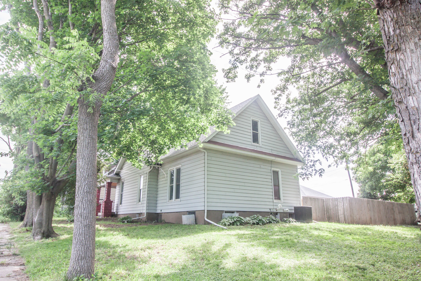908 4th Street, Orion, IL